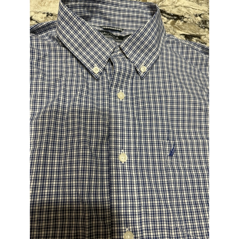 Nautica Mens Sz L  Long Sleeve Classic Fit Button Down Blue Plaid Shirt